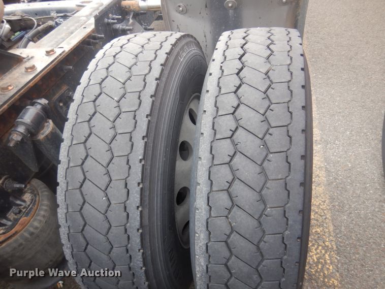 image for item JZ9839 2018 Freightliner Cascadia 125  semi truck