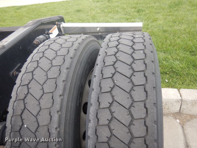 image for item JZ9839 2018 Freightliner Cascadia 125  semi truck