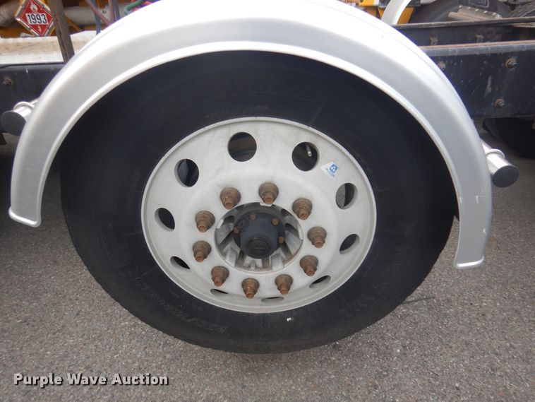 image for item JZ9839 2018 Freightliner Cascadia 125  semi truck