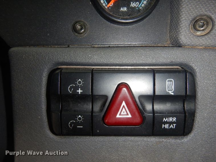 image for item JZ9840 2016 Freightliner Cascadia 125  semi truck