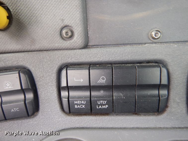 image for item JZ9840 2016 Freightliner Cascadia 125  semi truck