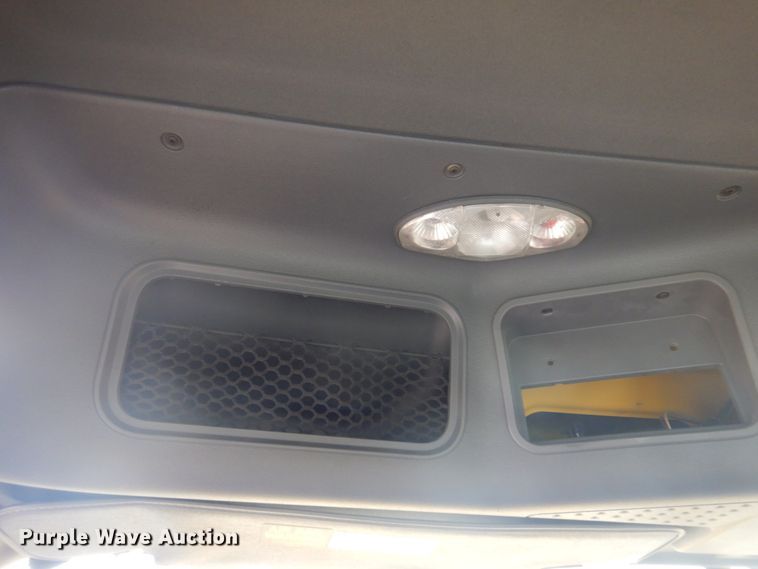 image for item JZ9840 2016 Freightliner Cascadia 125  semi truck