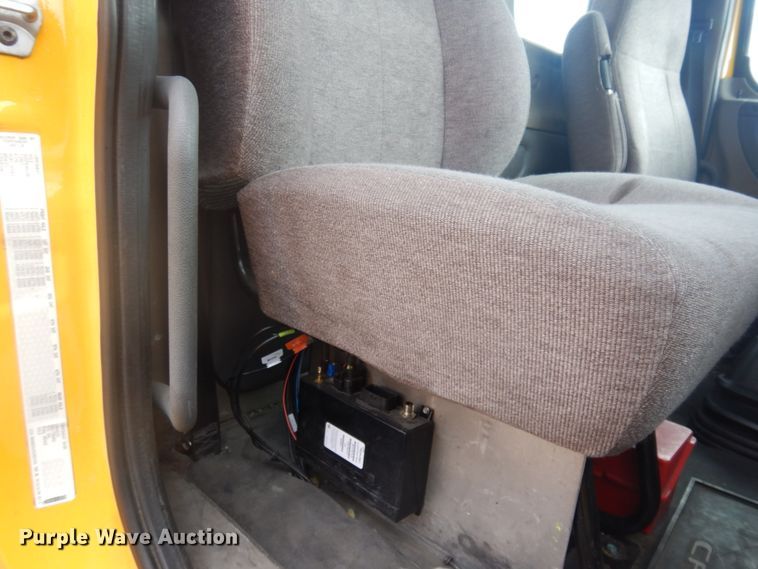 image for item JZ9840 2016 Freightliner Cascadia 125  semi truck