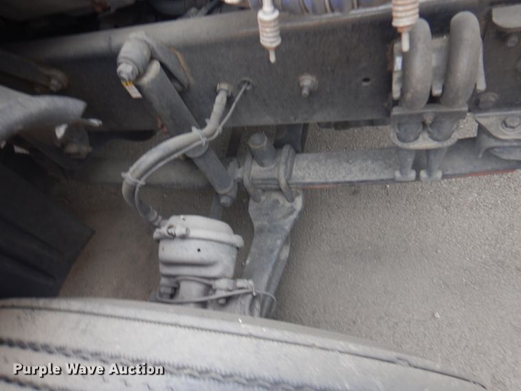 image for item JZ9840 2016 Freightliner Cascadia 125  semi truck