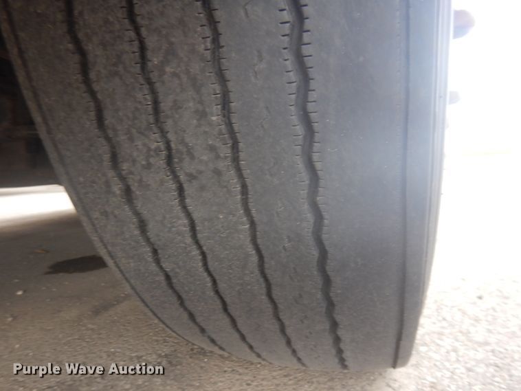 image for item JZ9840 2016 Freightliner Cascadia 125  semi truck