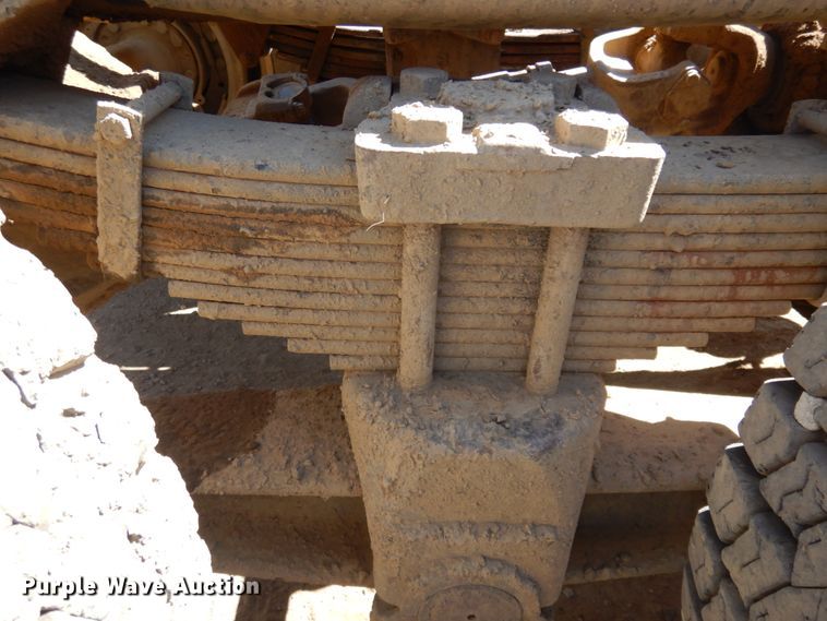 image for item JZ9846 1992 International 9300  truck cab and chassis