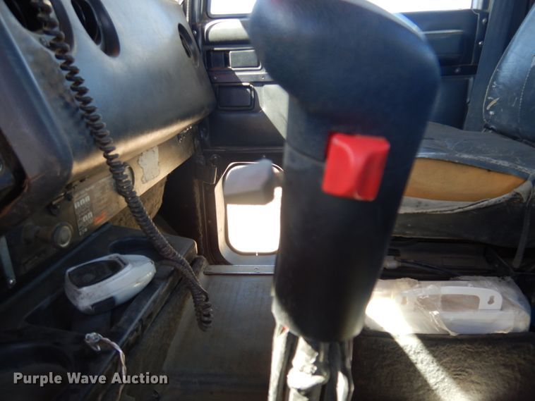 image for item JZ9846 1992 International 9300  truck cab and chassis