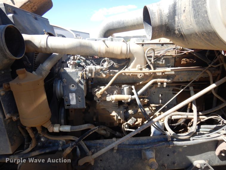 image for item JZ9846 1992 International 9300  truck cab and chassis