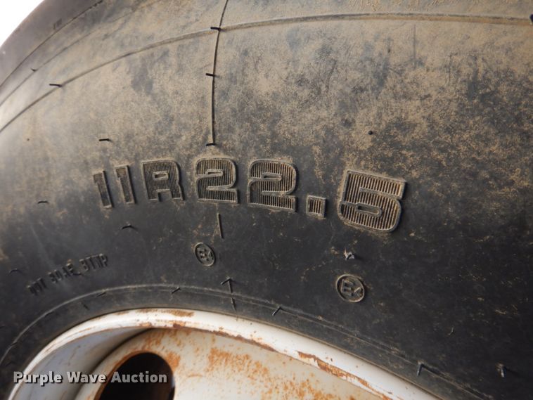 image for item JZ9846 1992 International 9300  truck cab and chassis