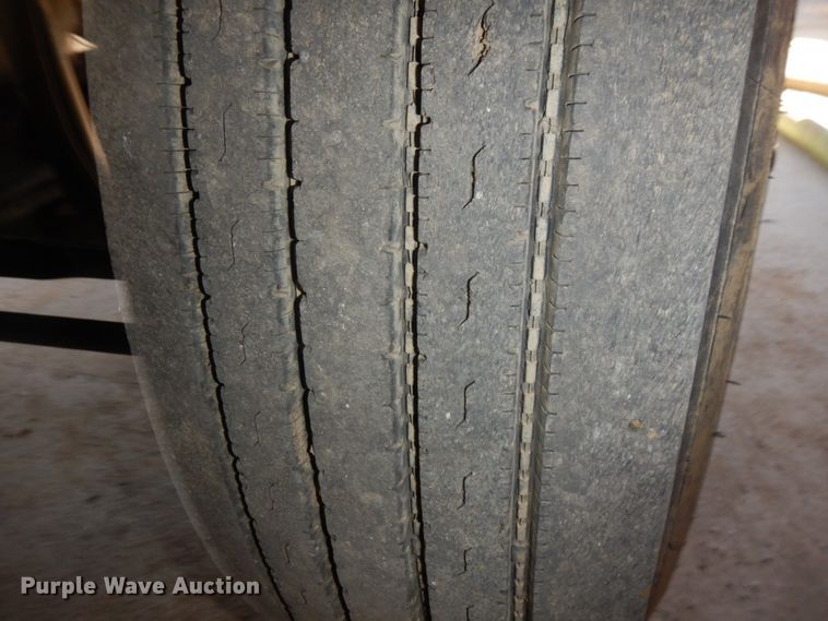 image for item JZ9846 1992 International 9300  truck cab and chassis