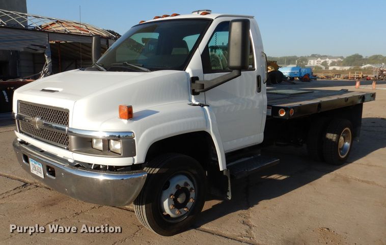 image for item KA9396 2006 Chevrolet C5500  flatbed truck