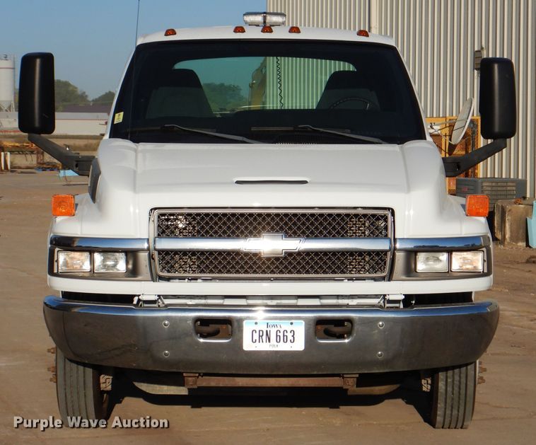 image for item KA9396 2006 Chevrolet C5500  flatbed truck