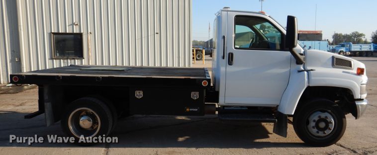 image for item KA9396 2006 Chevrolet C5500  flatbed truck