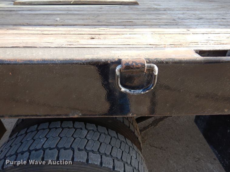 image for item KA9396 2006 Chevrolet C5500  flatbed truck