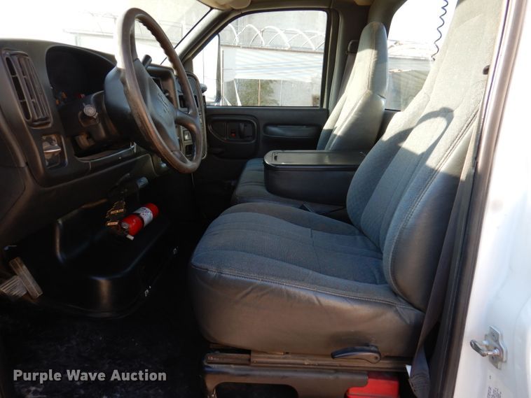 image for item KA9396 2006 Chevrolet C5500  flatbed truck