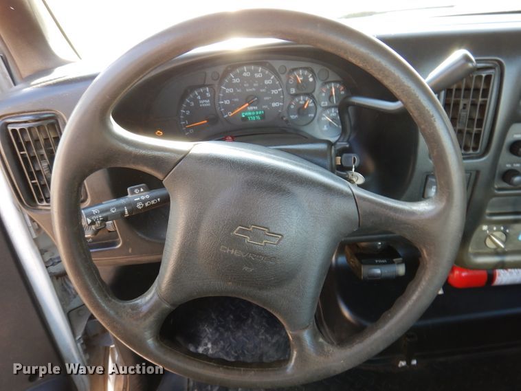 image for item KA9396 2006 Chevrolet C5500  flatbed truck