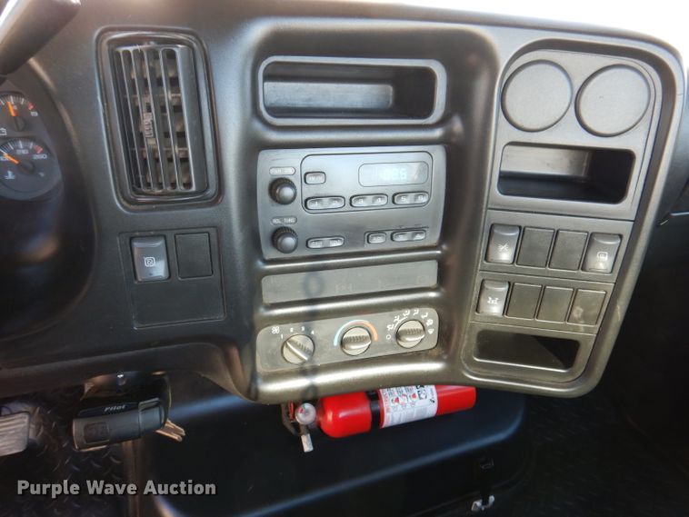 image for item KA9396 2006 Chevrolet C5500  flatbed truck