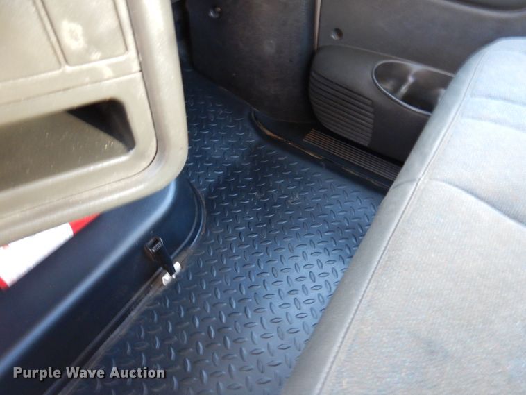 image for item KA9396 2006 Chevrolet C5500  flatbed truck