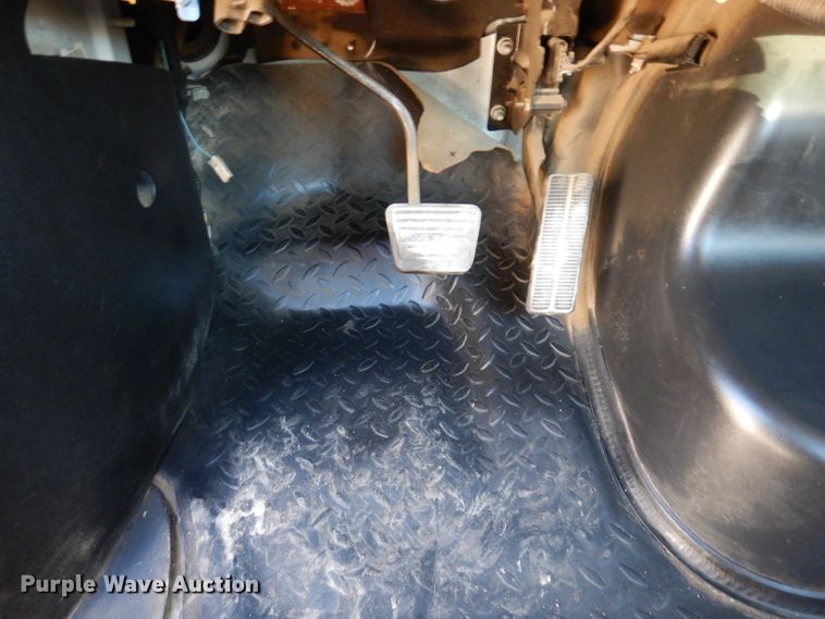 image for item KA9396 2006 Chevrolet C5500  flatbed truck