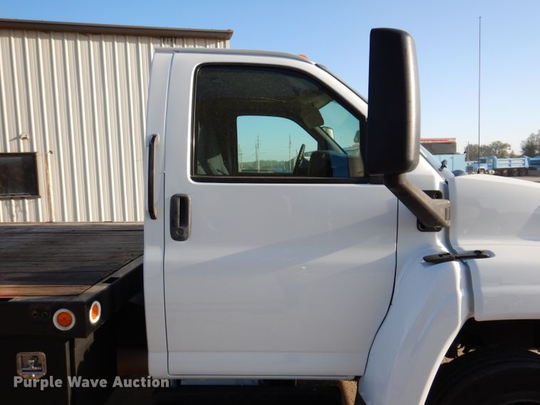 image for item KA9396 2006 Chevrolet C5500  flatbed truck