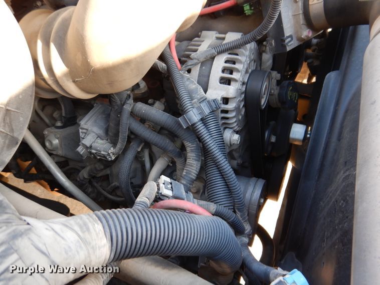 image for item KA9396 2006 Chevrolet C5500  flatbed truck