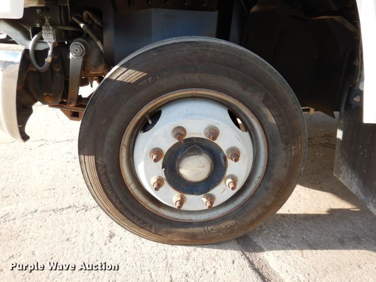 image for item KA9396 2006 Chevrolet C5500  flatbed truck