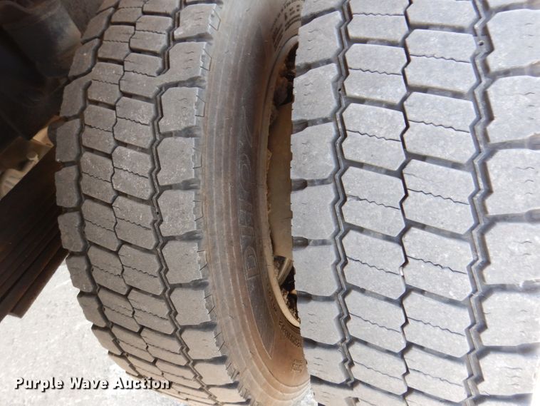 image for item KA9396 2006 Chevrolet C5500  flatbed truck