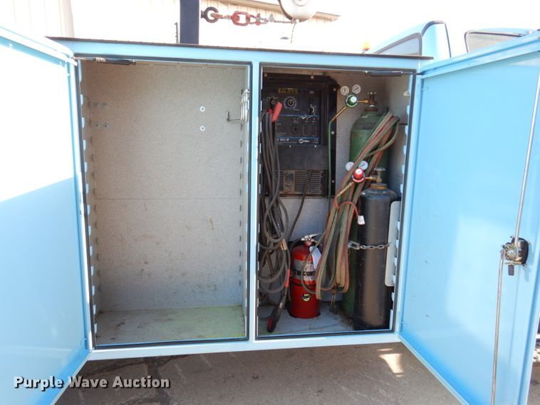 image for item KA9397 2006 Ford F750  utility / service truck