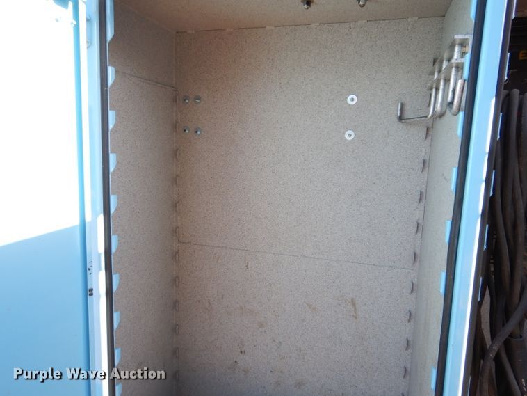 image for item KA9397 2006 Ford F750  utility / service truck