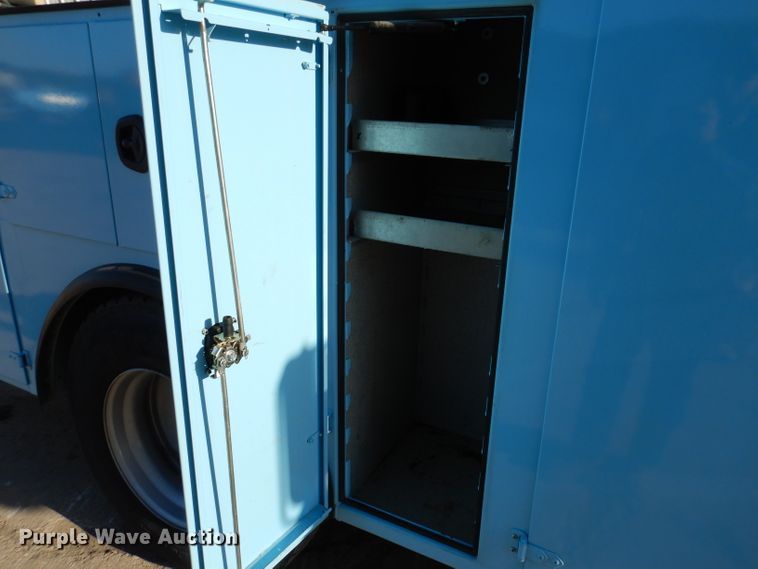 image for item KA9397 2006 Ford F750  utility / service truck