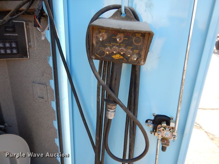 image for item KA9397 2006 Ford F750  utility / service truck