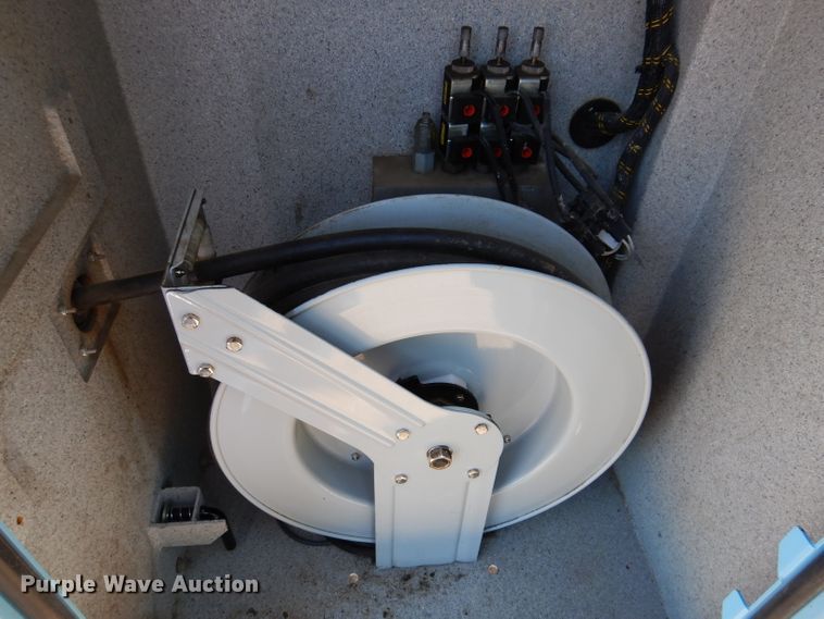 image for item KA9397 2006 Ford F750  utility / service truck