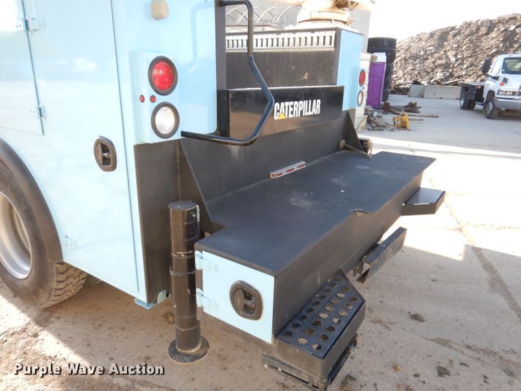 image for item KA9397 2006 Ford F750  utility / service truck