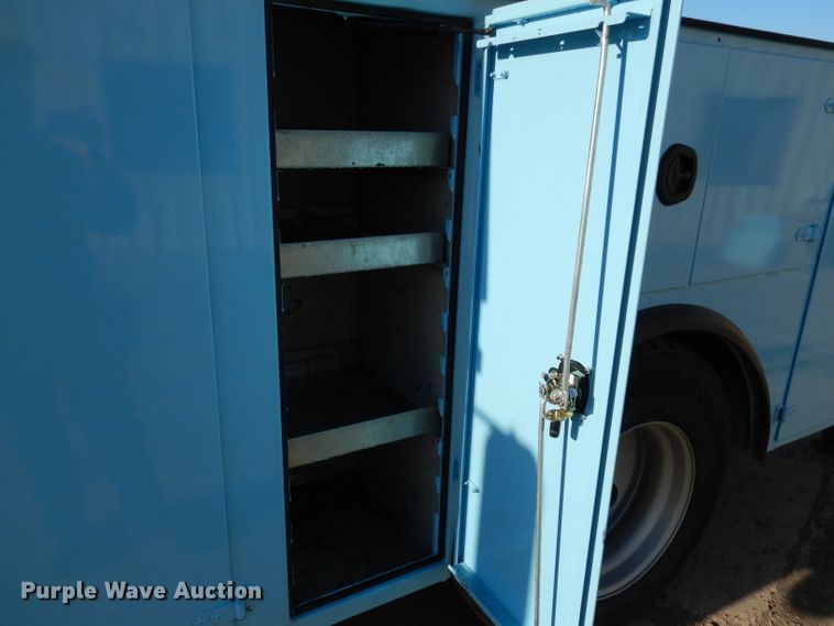 image for item KA9397 2006 Ford F750  utility / service truck