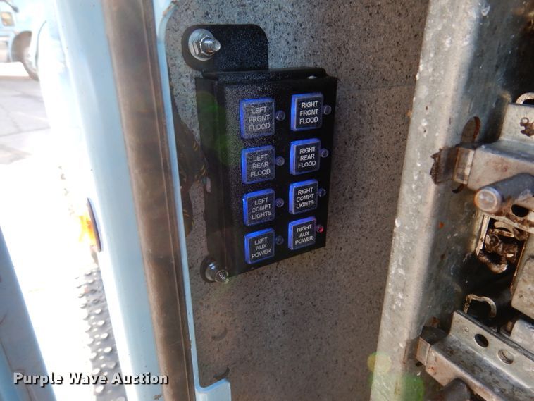 image for item KA9397 2006 Ford F750  utility / service truck