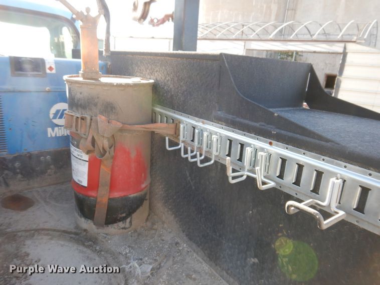 image for item KA9397 2006 Ford F750  utility / service truck