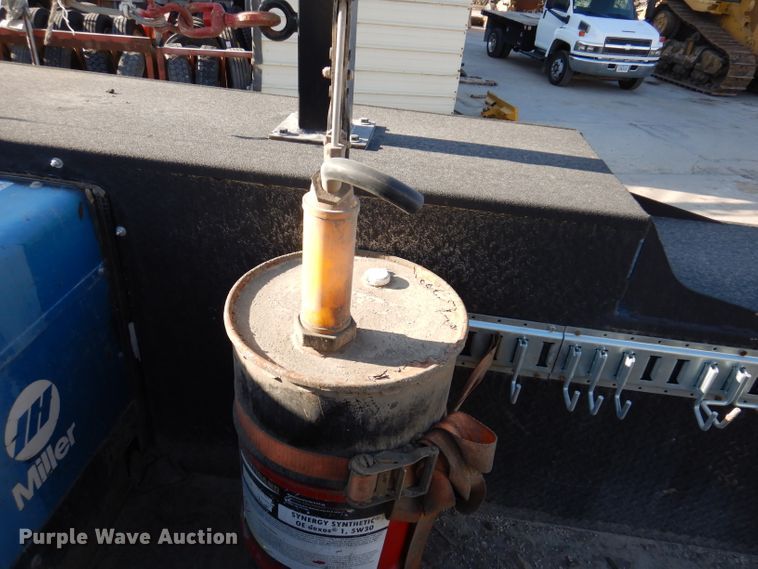 image for item KA9397 2006 Ford F750  utility / service truck