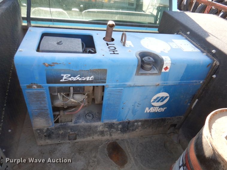 image for item KA9397 2006 Ford F750  utility / service truck