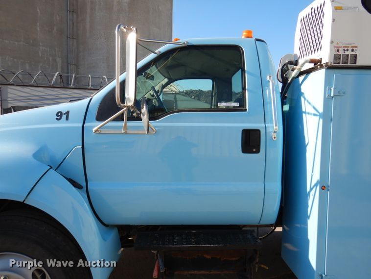 image for item KA9397 2006 Ford F750  utility / service truck