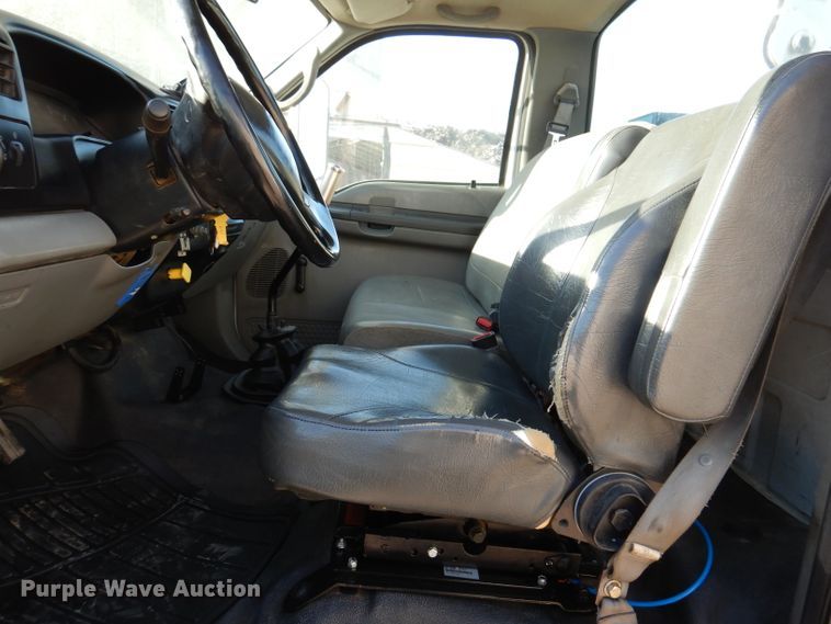 image for item KA9397 2006 Ford F750  utility / service truck