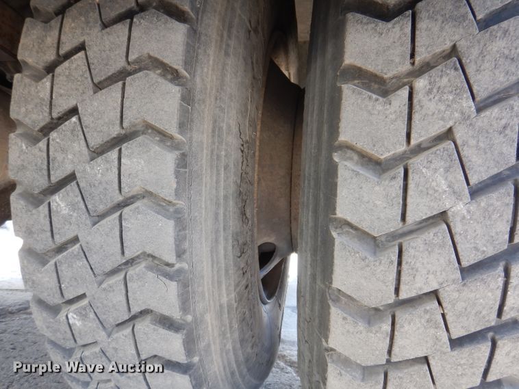 image for item KA9397 2006 Ford F750  utility / service truck