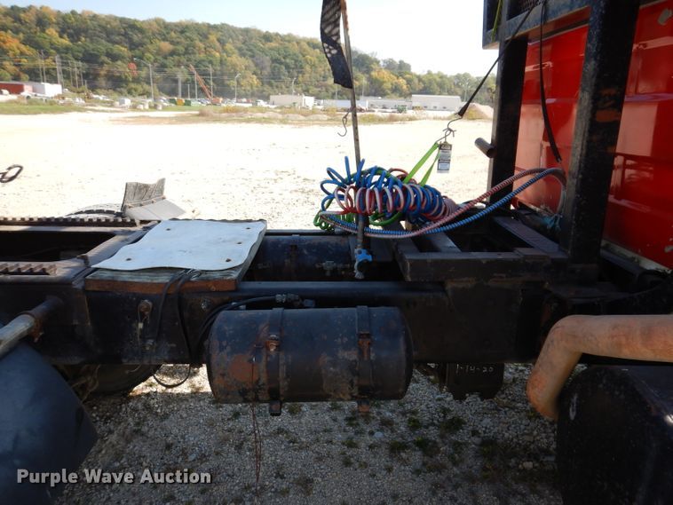 image for item KA9433 1992 Mack RD690S  semi truck