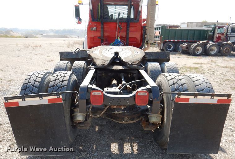 image for item KA9433 1992 Mack RD690S  semi truck