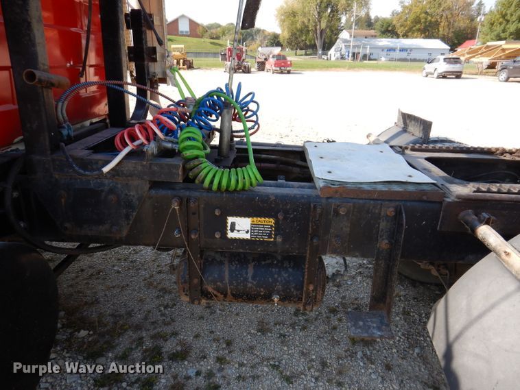 image for item KA9433 1992 Mack RD690S  semi truck