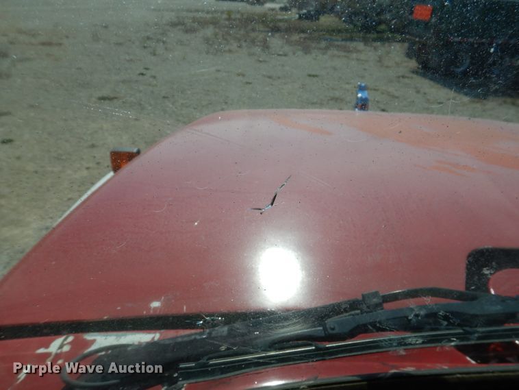 image for item KA9433 1992 Mack RD690S  semi truck