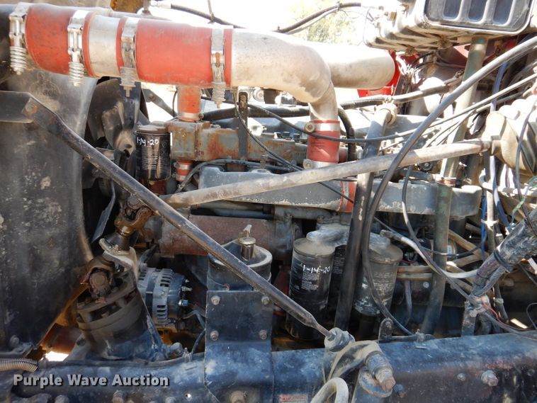 image for item KA9433 1992 Mack RD690S  semi truck