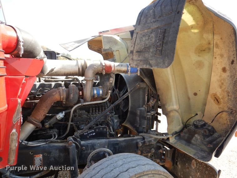 image for item KA9433 1992 Mack RD690S  semi truck