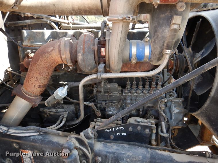 image for item KA9433 1992 Mack RD690S  semi truck