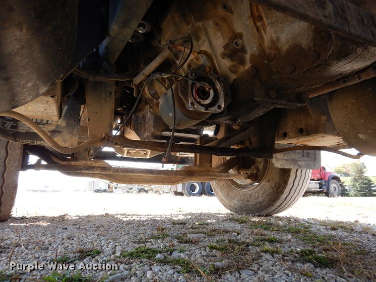 image for item KA9433 1992 Mack RD690S  semi truck