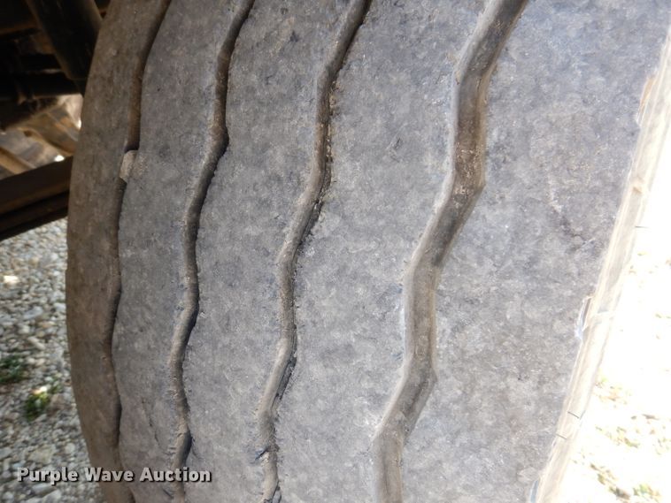 image for item KA9433 1992 Mack RD690S  semi truck